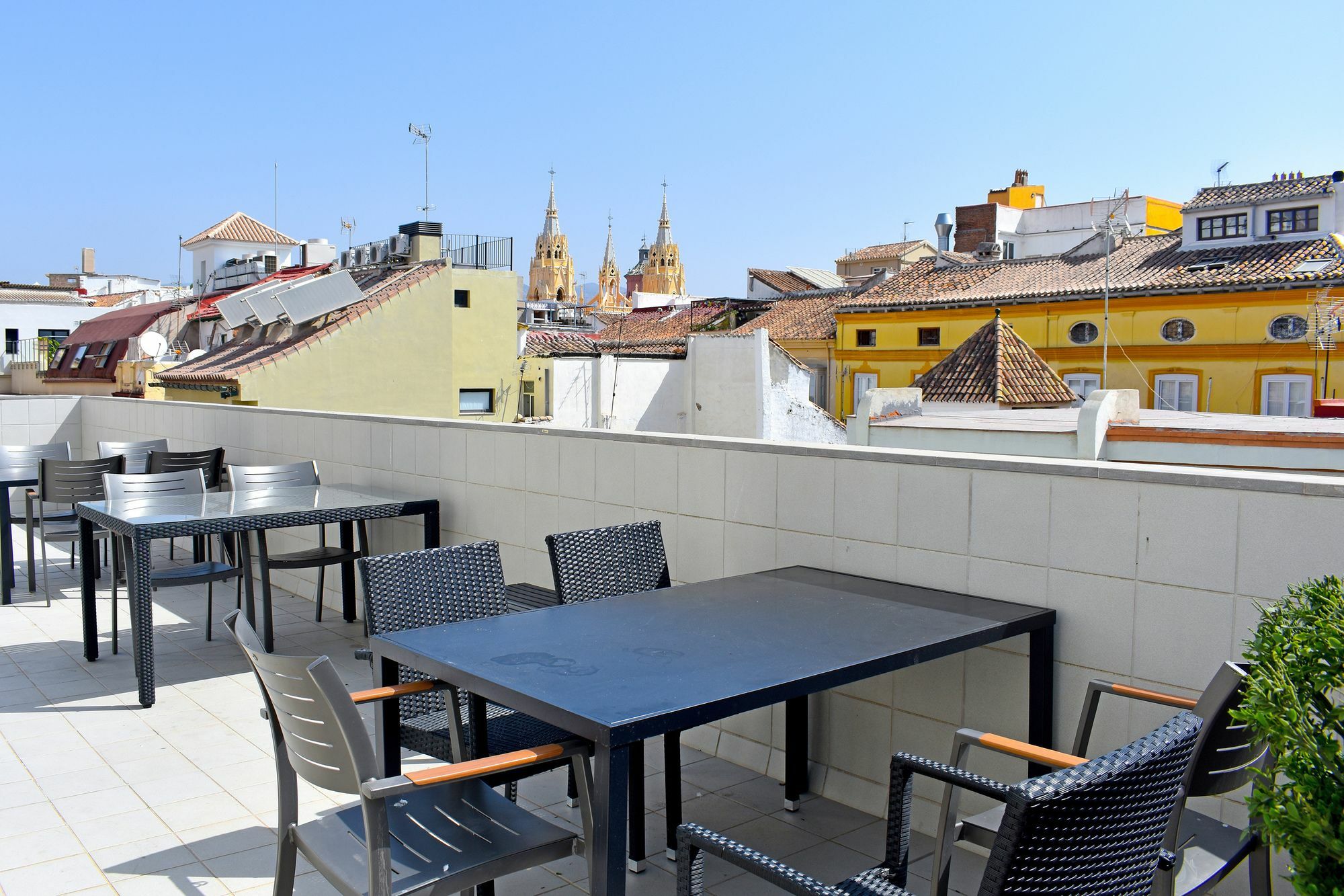דירות מאלגה Urbanliving Fajardo מראה חיצוני תמונה