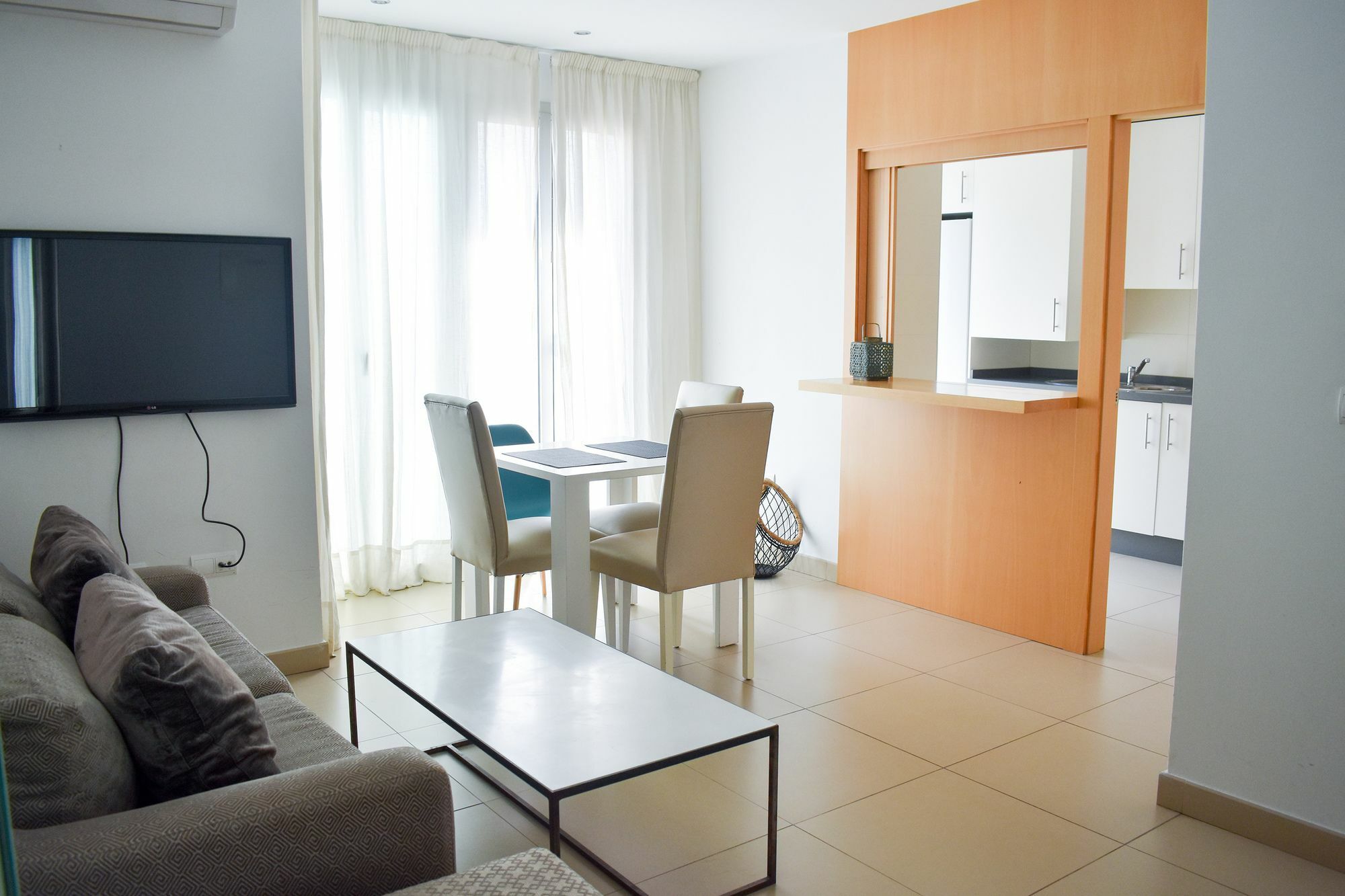 דירות מאלגה Urbanliving Fajardo מראה חיצוני תמונה